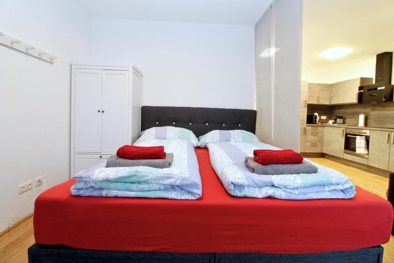 Balcony/Pool/Free Parking Garage Studio Wien Eksteriør bilde