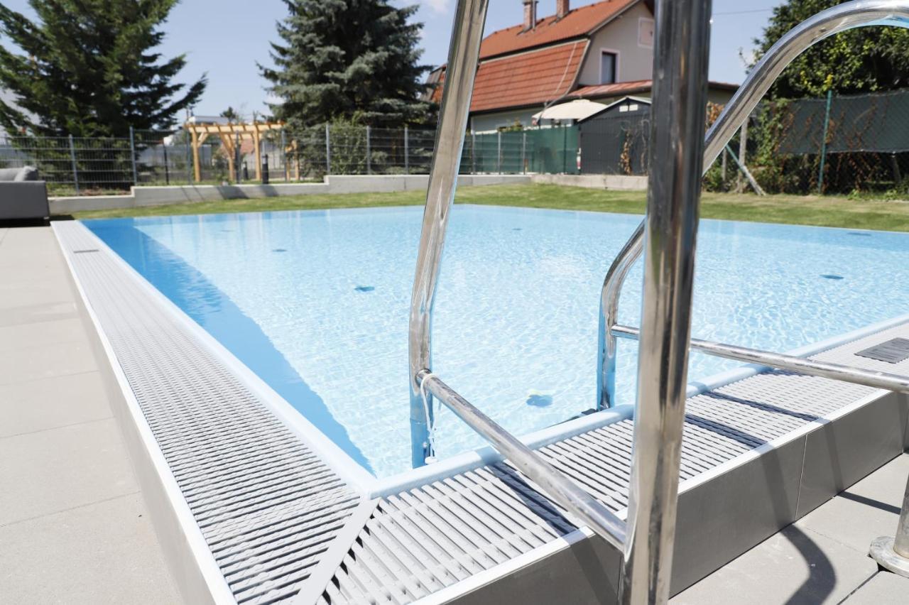 Balcony/Pool/Free Parking Garage Studio Wien Eksteriør bilde